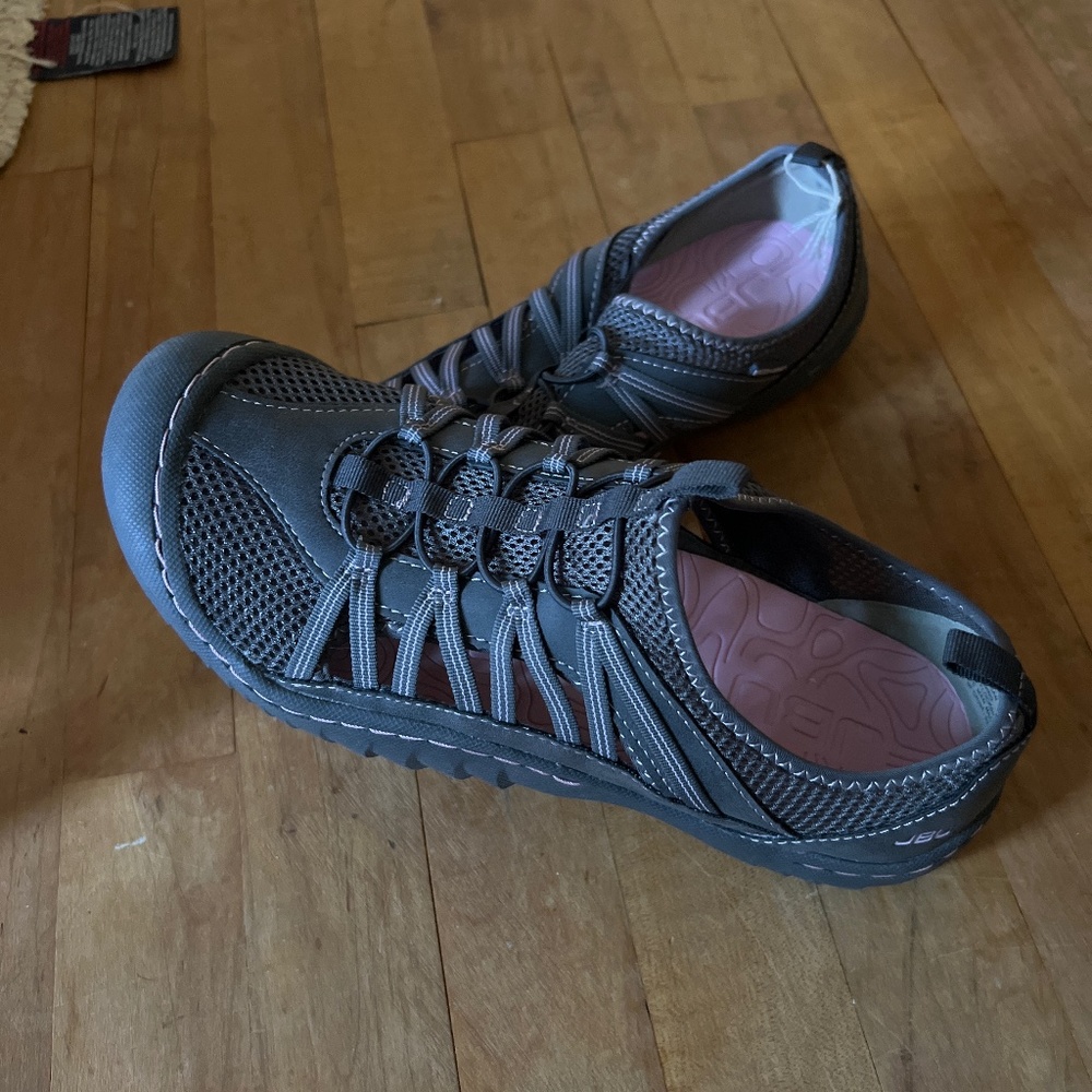Water shoes